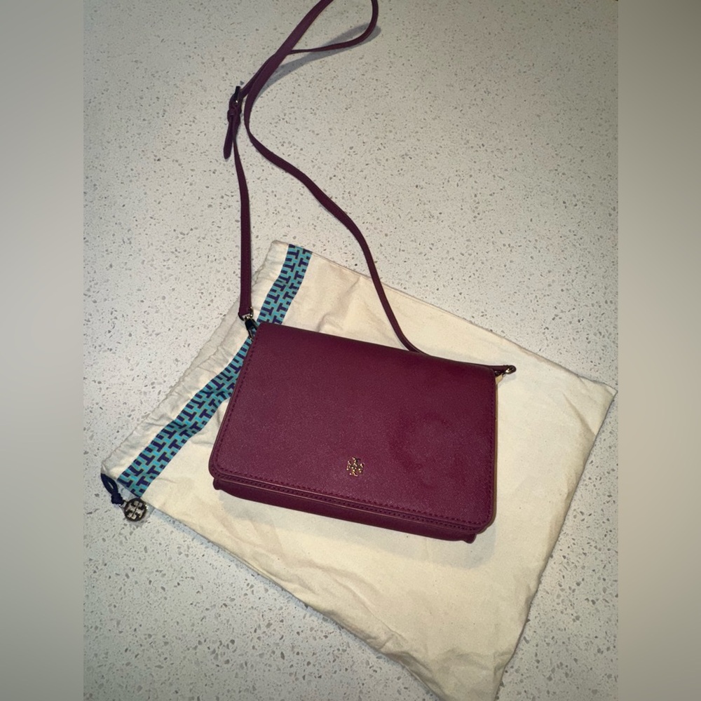 Tory Burch Emerson Combo Leather Crossbody 58440 Elegant Burgundy Bag NWOT